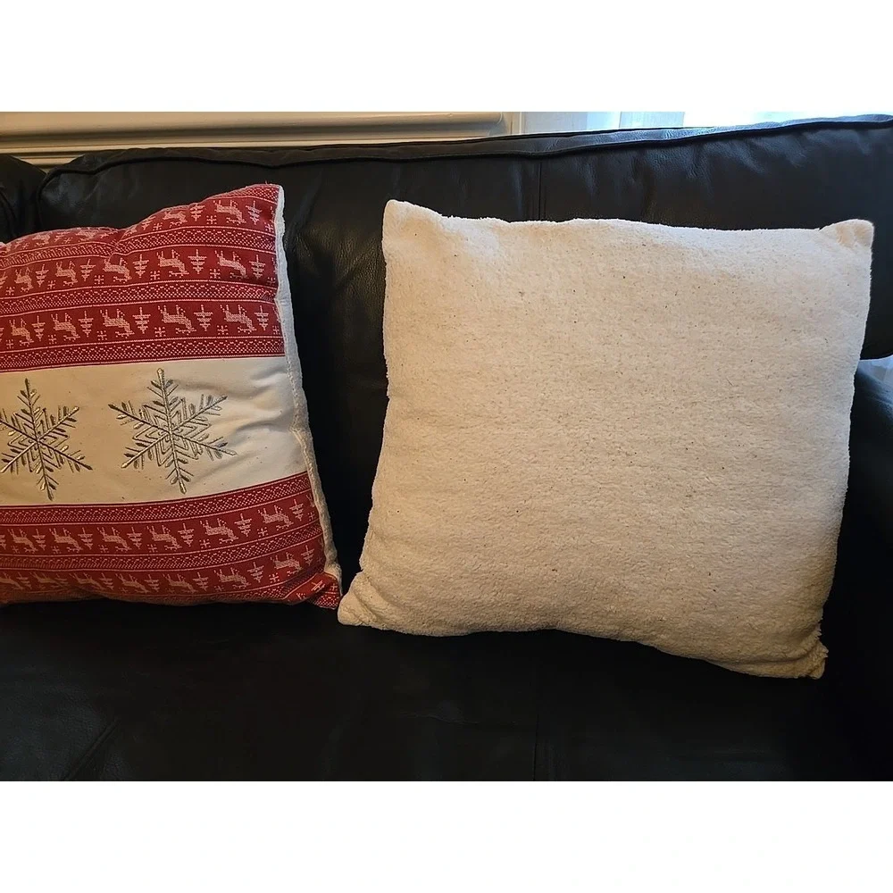 Pair Christmas Holiday Decorative Throw‎ Pillow Snowflakes Reindeer 16x16